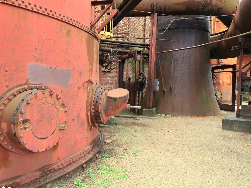Industrial tanks and pipes